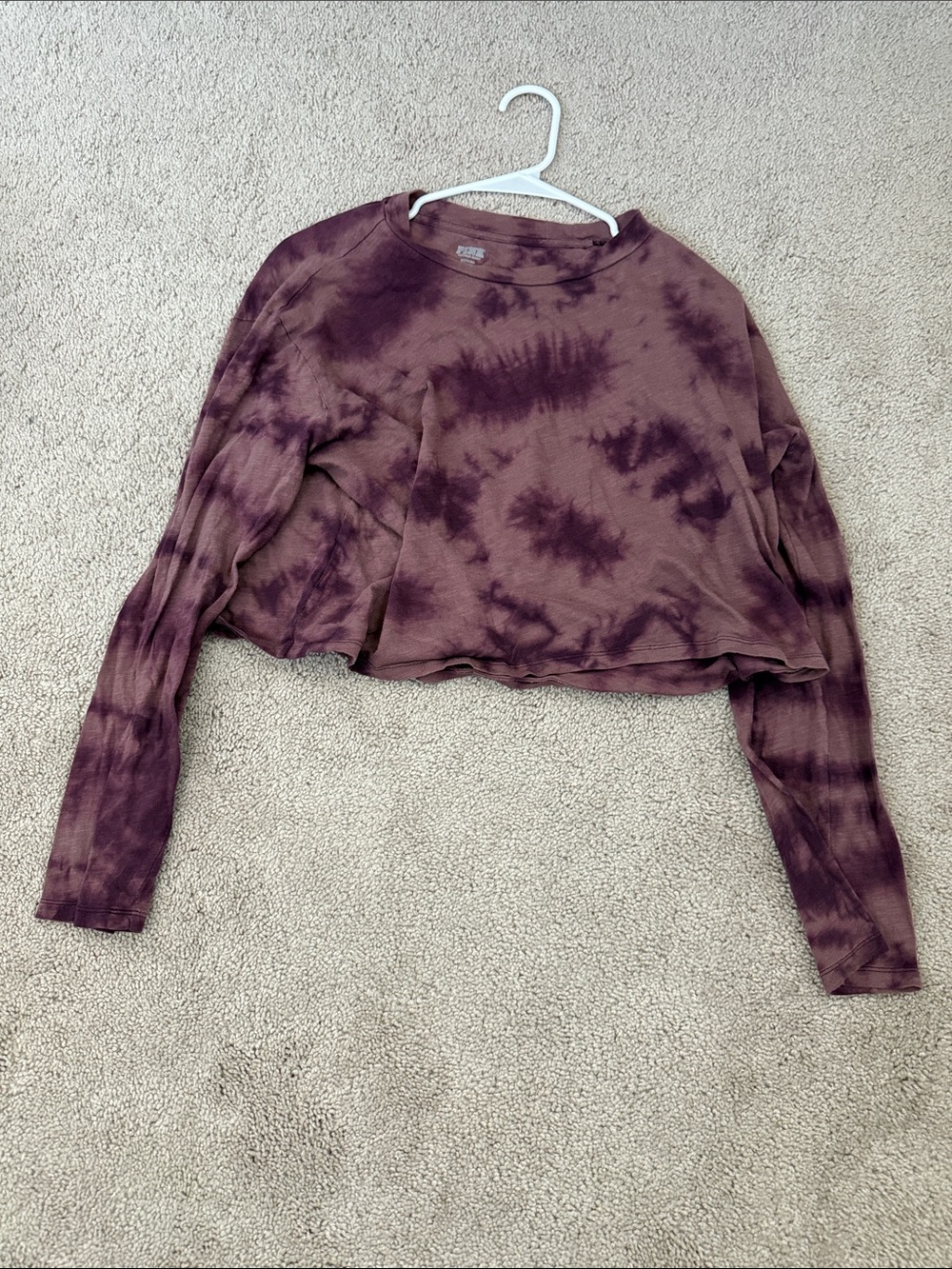 PINK Victoria's Secret Plum Tie-Dye Cropped Long Sleeve Top